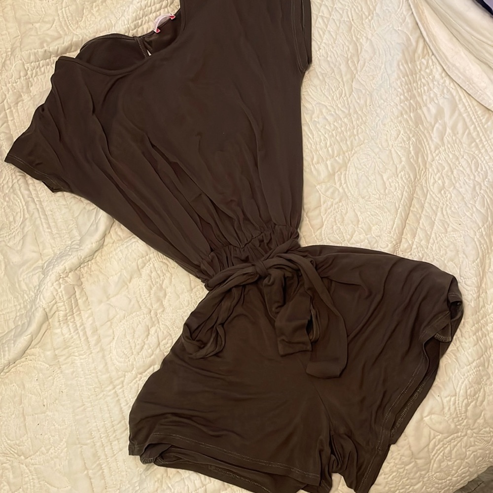 Great condition green size small romper